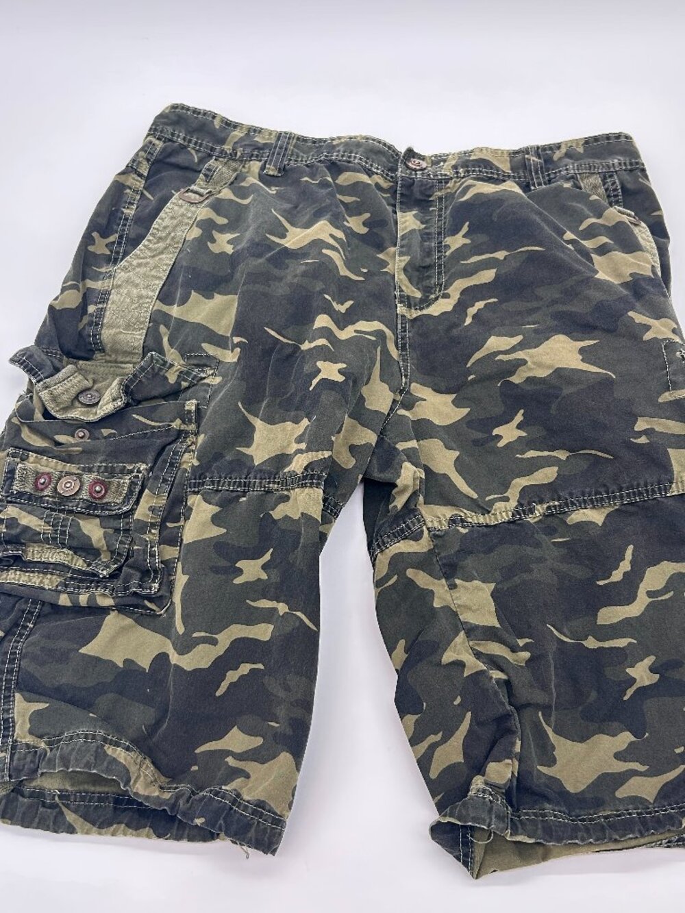 Vintage Y2K Twoce Tw'eye'ce Camo Cargo Shorts Men Size 38 Baggy Faded Distressed